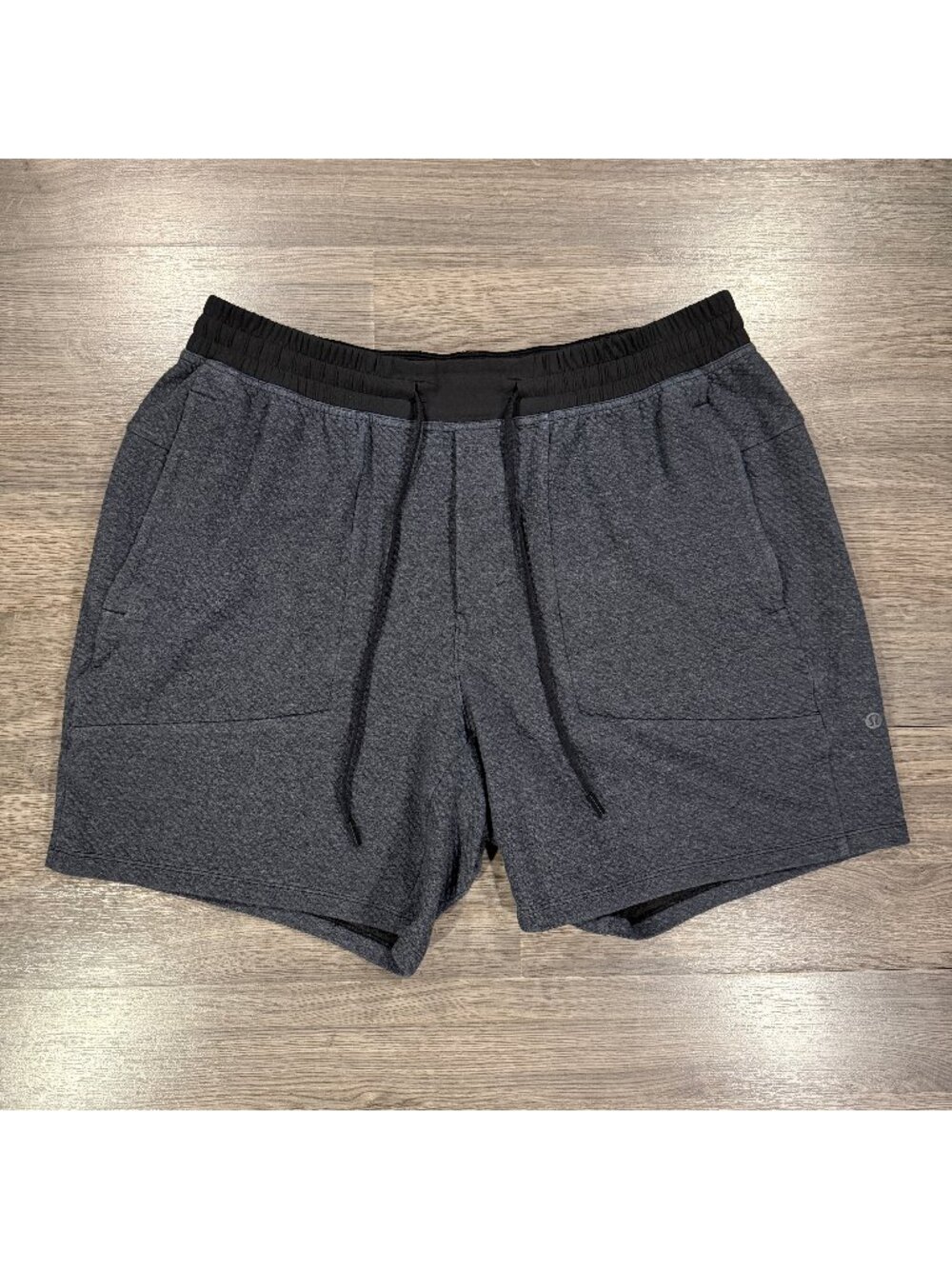 Lululemon Men's At Ease Short 7" - Heathered Black - Picture 2 of 8
